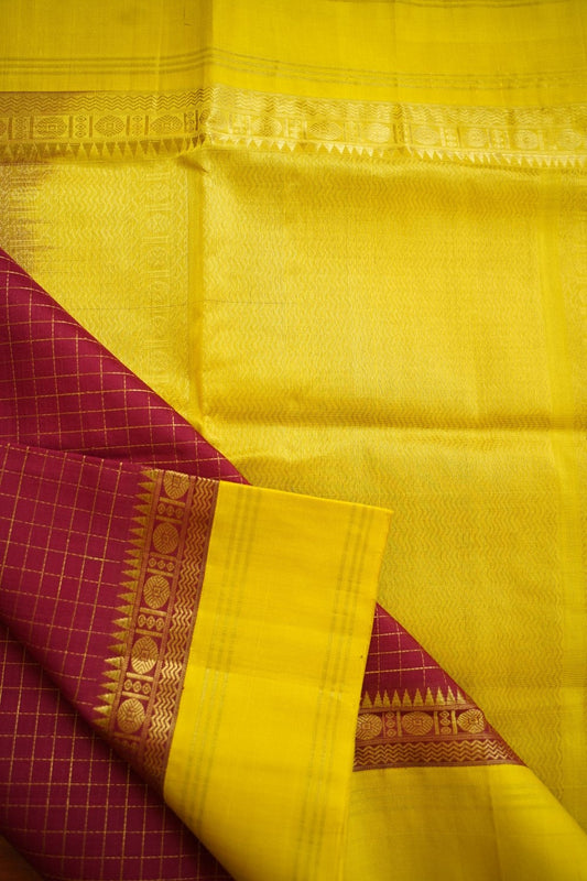 Arakku Color  Kanchi  Checks Silk Cotton Saree With Zari Border PC11346